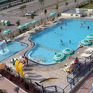 Altanea Residences Con Piscina Apartman